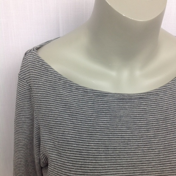 DONATION SALE VS Gray Half Sleeve Striped T Shirt - Picture 2 of 6